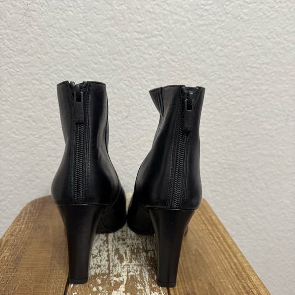 Stuart Weitzman Bedford Black Leather Ankle Booties Size 6.5 - Picture 6 of 9